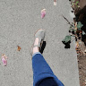 Meet your Posher, Caitlin